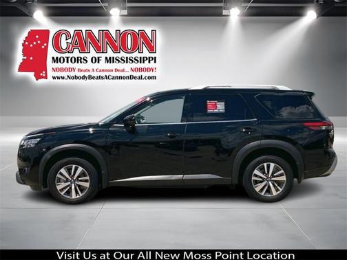 2024 Nissan Pathfinder SL FWD