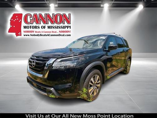 2024 Nissan Pathfinder SL FWD