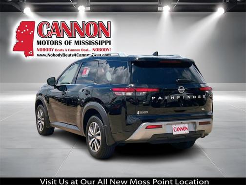 2024 Nissan Pathfinder SL FWD