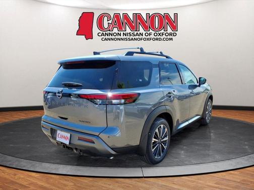 Gun Metallic 2026 Nissan Pathfinder Platinum
