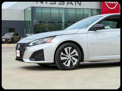 Brilliant Silver Metallic 2024 Nissan Altima S FWD