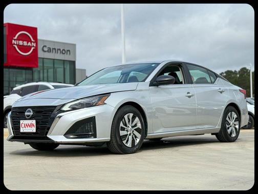 Brilliant Silver Metallic 2024 Nissan Altima S FWD