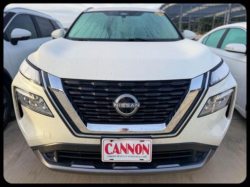 Pearl White Tricoat 2023 Nissan Rogue SL