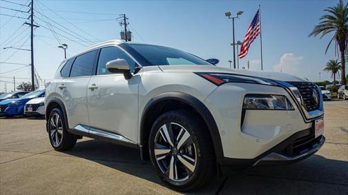 Pearl White Tricoat 2023 Nissan Rogue SL