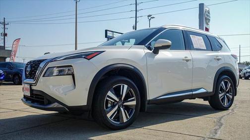 Pearl White Tricoat 2023 Nissan Rogue SL