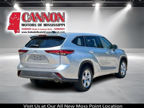 2022 Toyota Highlander LE