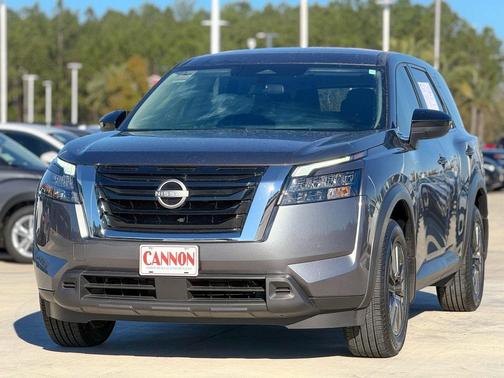 2024 Nissan Pathfinder S FWD