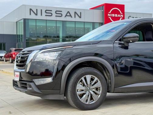 2025 Nissan Pathfinder SV FWD