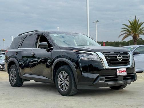 2025 Nissan Pathfinder SV FWD