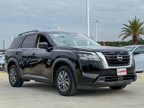 2025 Nissan Pathfinder SV FWD