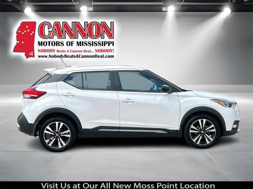 2019 Nissan Kicks SR