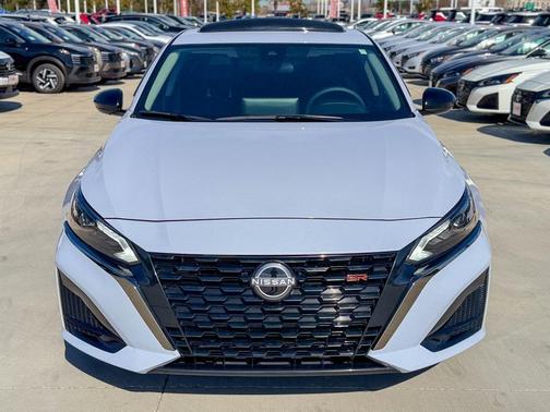 2025 Nissan Altima SR FWD