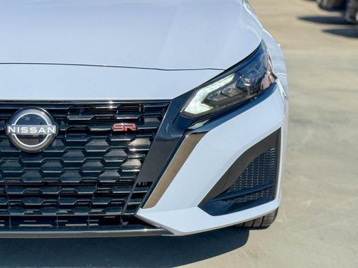 2025 Nissan Altima SR FWD