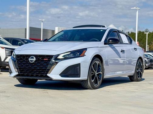 2025 Nissan Altima SR FWD