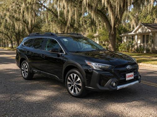 Crystal Black Silica 2023 Subaru Outback Limited XT