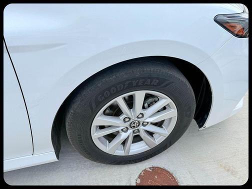 Ice Cap 2025 Toyota Camry LE