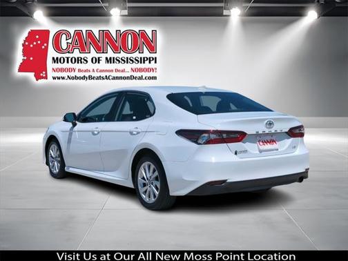 2024 Toyota Camry LE