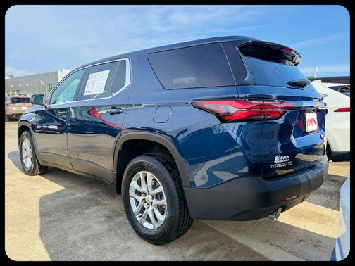 Northsky Blue Metallic 2023 Chevrolet Traverse LS