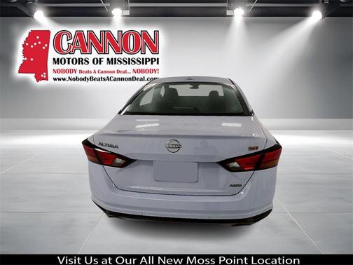2025 Nissan Altima SR FWD