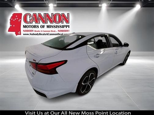 2025 Nissan Altima SR FWD