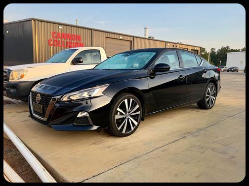 Super Black Clearcoat 2022 Nissan Altima SR Intelligent AWD