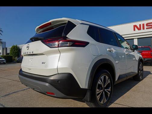 Pearl White Tricoat 2023 Nissan Rogue SV