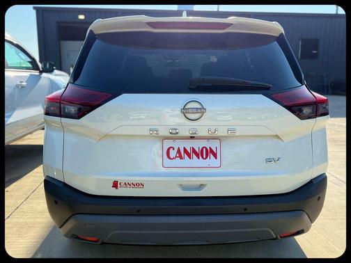 Pearl White Tricoat 2023 Nissan Rogue SV