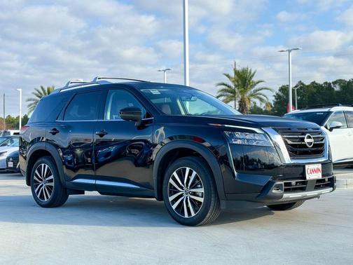 2025 Nissan Pathfinder Platinum FWD