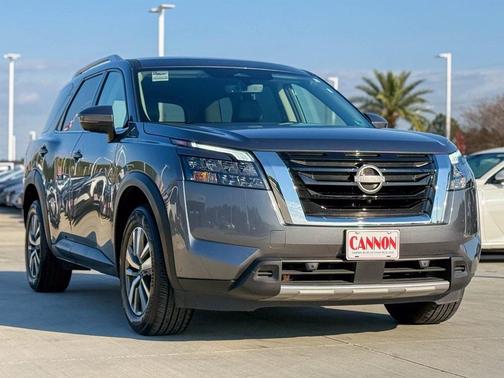 2025 Nissan Pathfinder SL 4WD