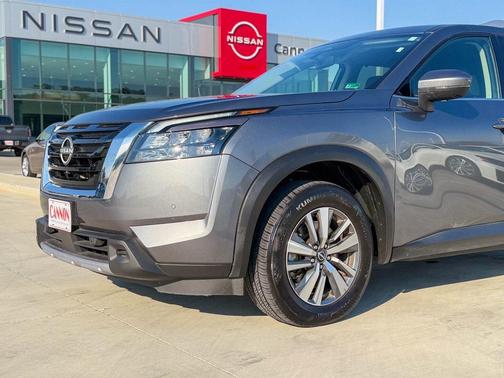 2025 Nissan Pathfinder SL 4WD