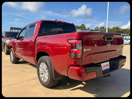 Cardinal Red Metallic Tricoat 2024 Nissan Frontier SV