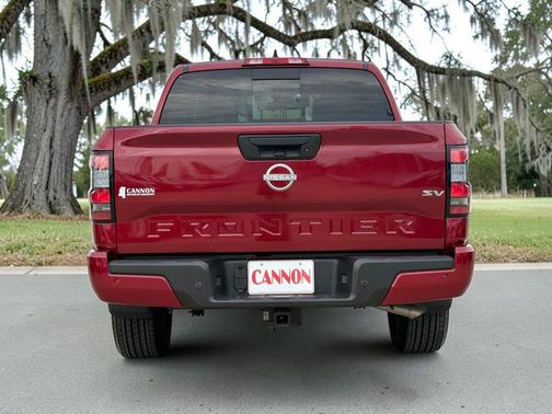 Cardinal Red Metallic Tricoat 2024 Nissan Frontier SV