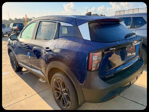 Deep Blue Pearl 2026 Nissan Kicks SR