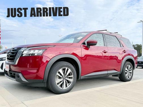2023 Nissan Pathfinder SL 4WD