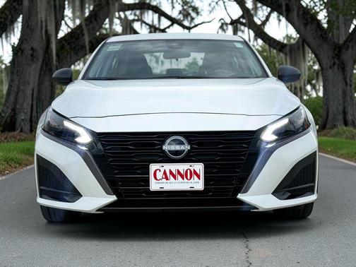 Pearl White Tricoat 2026 Nissan Altima 2.5 SV