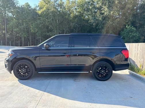 Agate Black Metallic 2023 Ford Expedition XLT