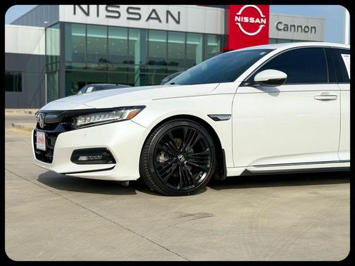 Platinum White Pearl 2018 Honda Accord Touring 2.0T