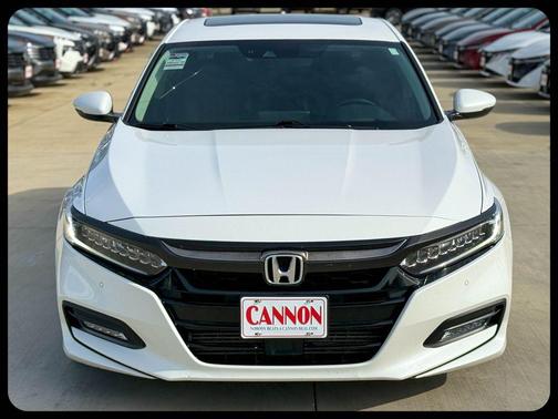 Platinum White Pearl 2018 Honda Accord Touring 2.0T