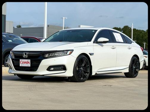 Platinum White Pearl 2018 Honda Accord Touring 2.0T