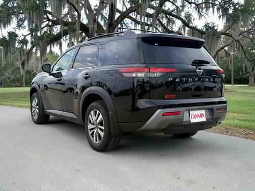 Super Black 2026 Nissan Pathfinder SL