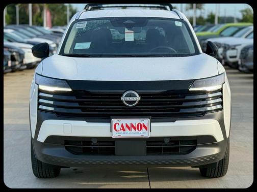 Aspen White Tricoat 2026 Nissan Kicks SV