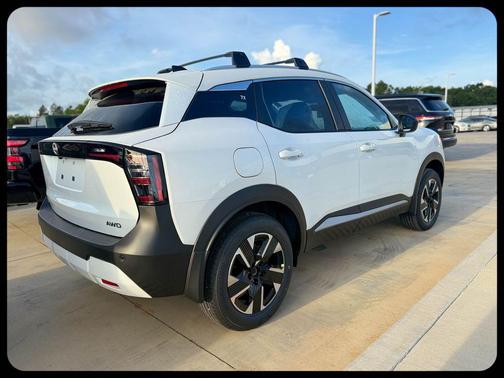 Aspen White Tricoat 2026 Nissan Kicks SV