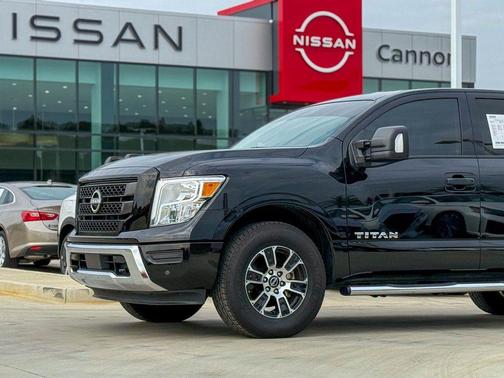 2024 Nissan Titan SV