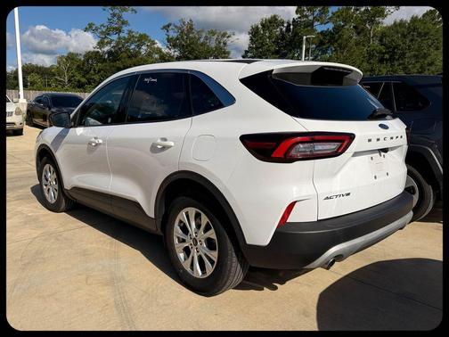 Oxford White 2024 Ford Escape Active