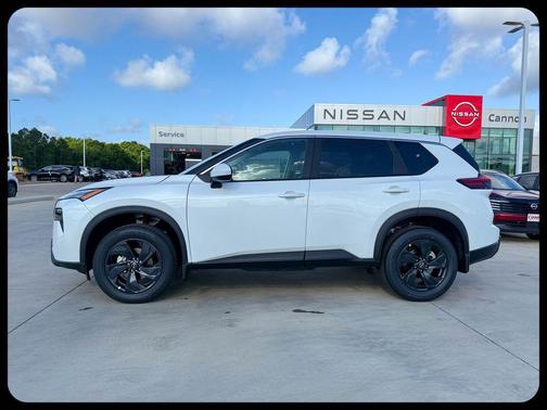 Everest White Pearl Tricoat 2026 Nissan Rogue SV