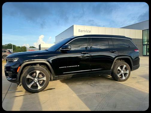 Diamond Black Crystal Pearlcoat 2024 Jeep Grand Cherokee L Limited