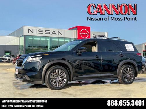 2022 Nissan Pathfinder SL 2WD