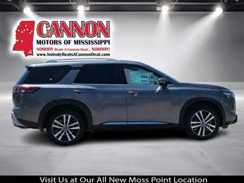 2025 Nissan Pathfinder Platinum FWD