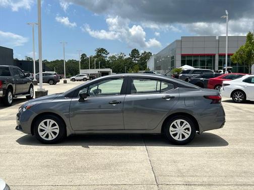 2022 Nissan Versa 1.6 S