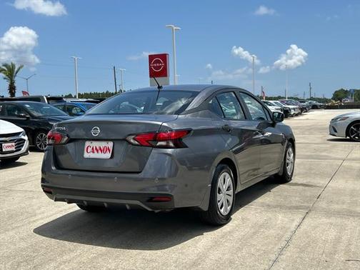2022 Nissan Versa 1.6 S